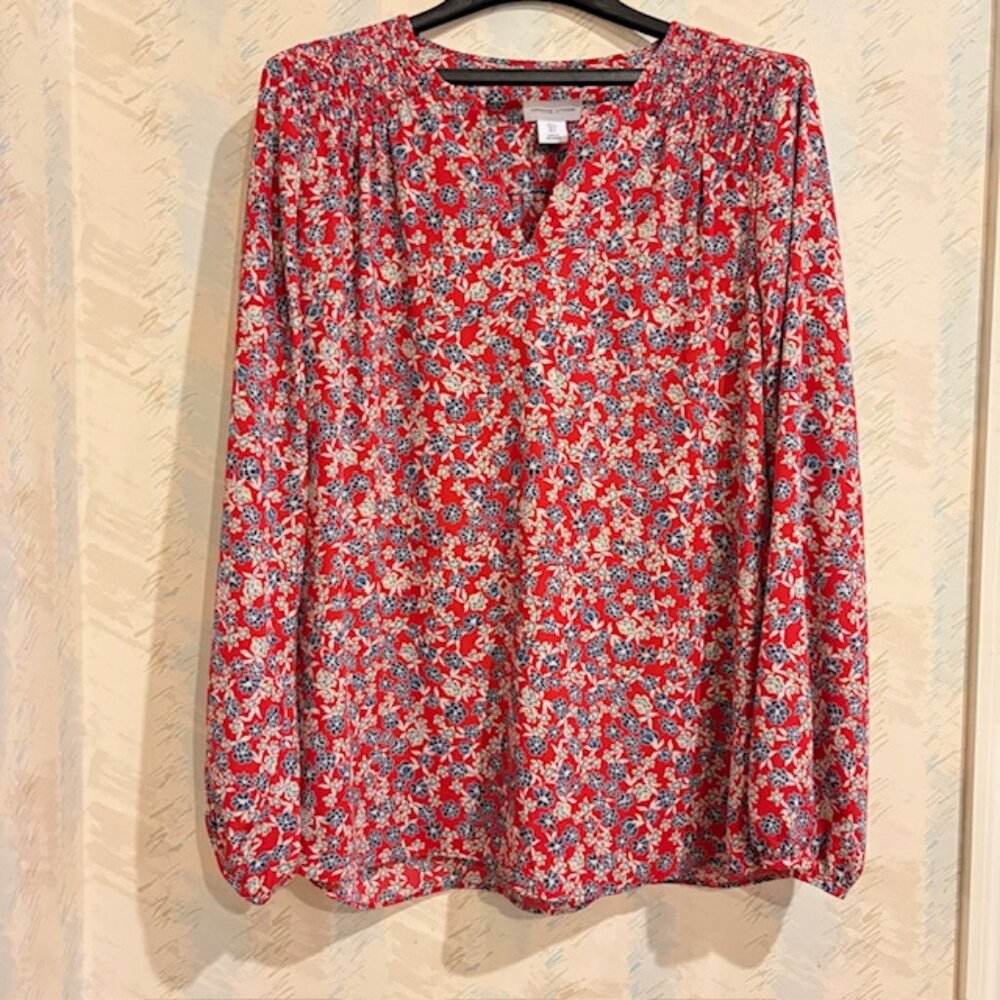 Adrienne Vittadini Womens Smocked Shoulder L Red Blouse Blue White Flowers NWOT - Picture 1 of 10